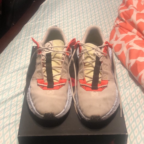 This shoes are comfortable your able to run in them.They have good sole - Picture 2 of 4